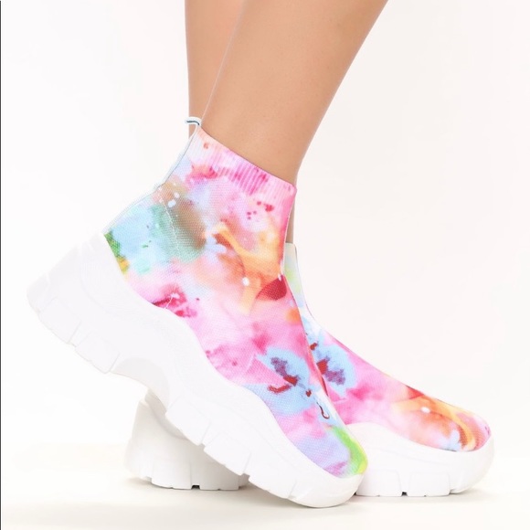 I am selling there cute Fashion nova sneakers - Picture 3 of 4
